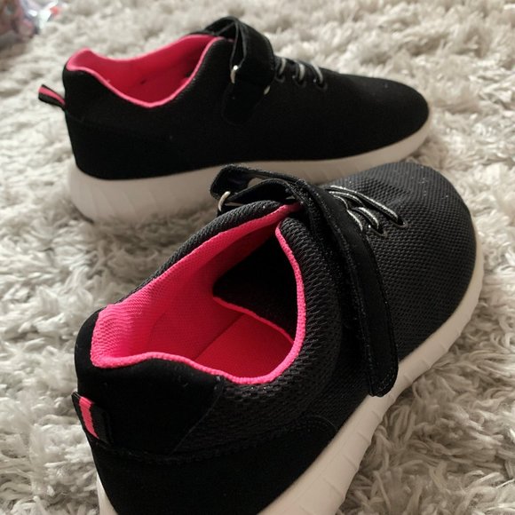 Joe Fresh (Girls) Size 4 Black Sneakers - New Never Worn (NWOT) - Picture 2 of 5